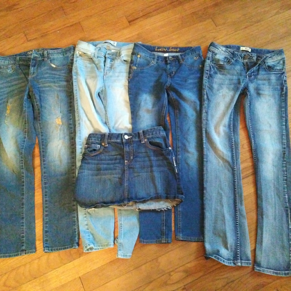 Girls lot of denim (4 jeans 1 skirt)